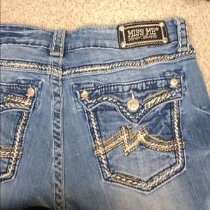 Size 32 Miss Me Jeans Boyfriend Capri Stone wash